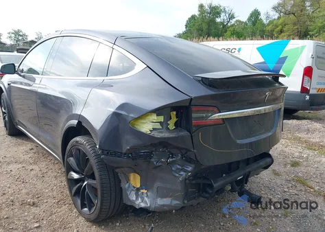 2020 Tesla Model X Long Range Dual Motor All-Wheel Drive/Long Range Plus Dual Motor All-Wheel Drive z USA, uszkodzony, nr VIN 5YJXCBE26LF300370